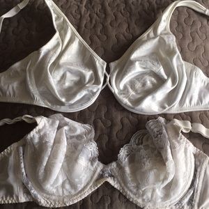 2 Vanity Fair & Frederick’s of Hollywood bras, 36D